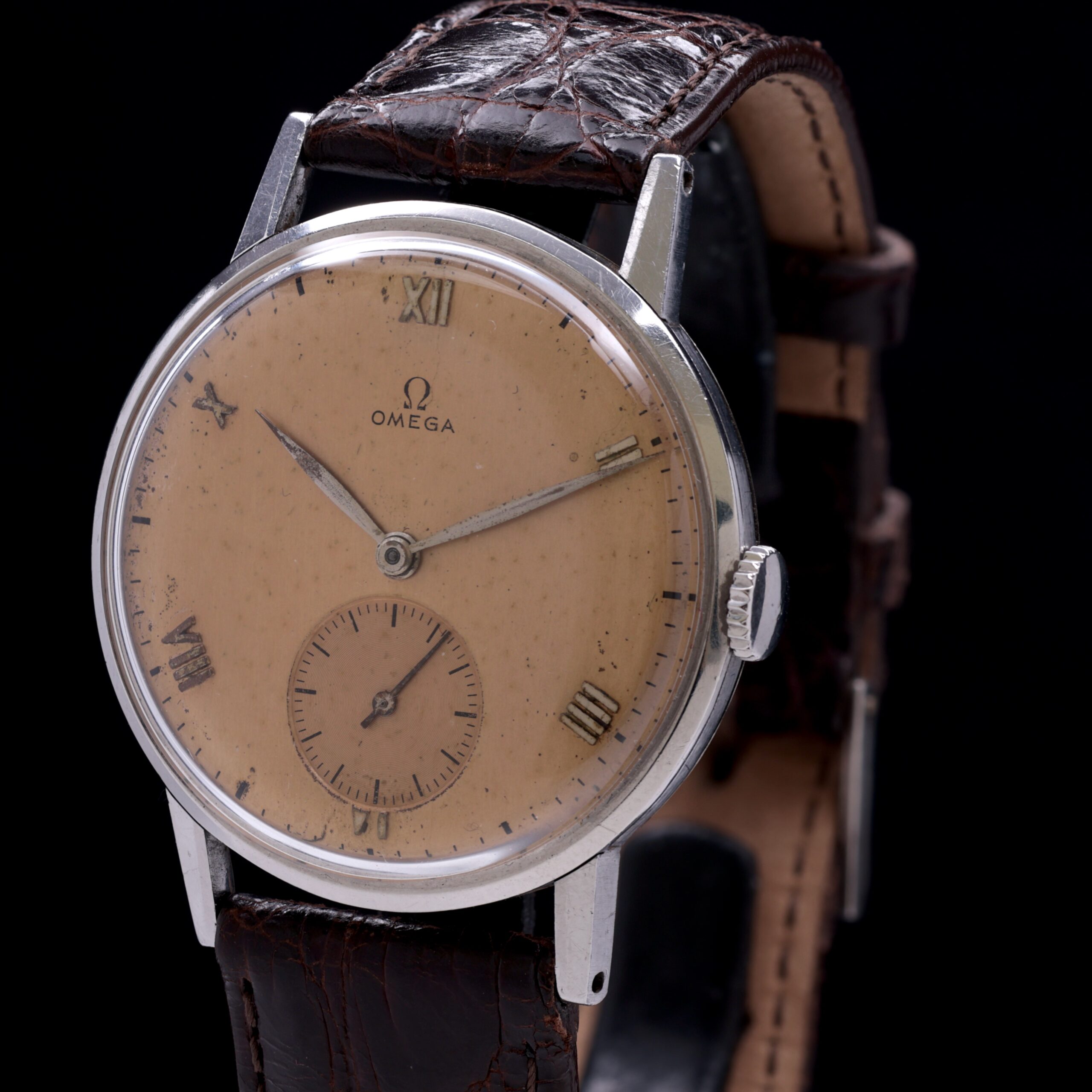 Omega 37mm Jumbo Stainless Steel Rare Uniformly Faded Tropical Salmon Dial Roman Numerals Signed Buckle c1944