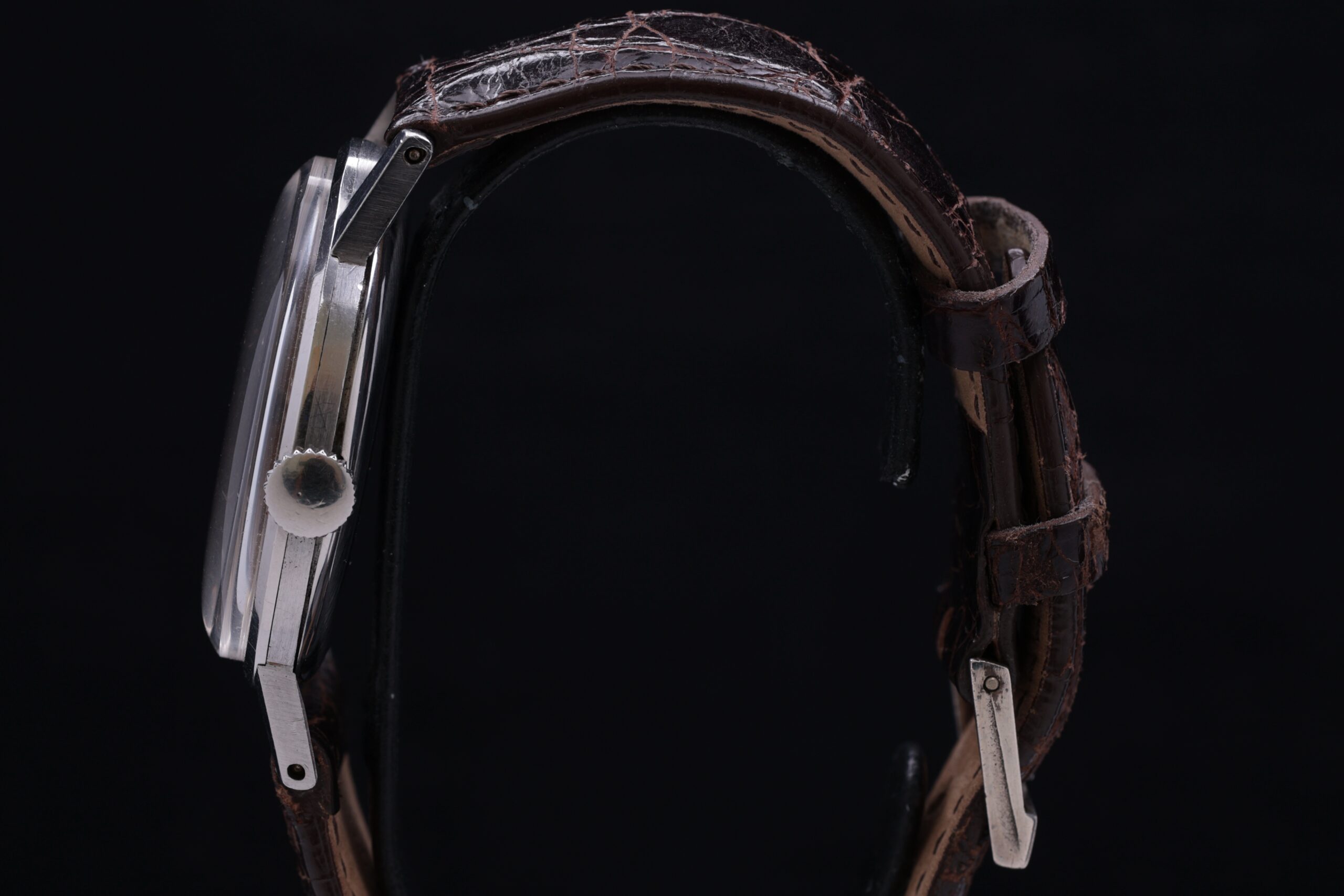 Omega 37mm Jumbo Stainless Steel Rare Uniformly Faded Tropical Salmon Dial Roman Numerals Signed Buckle c1944 - Image 3