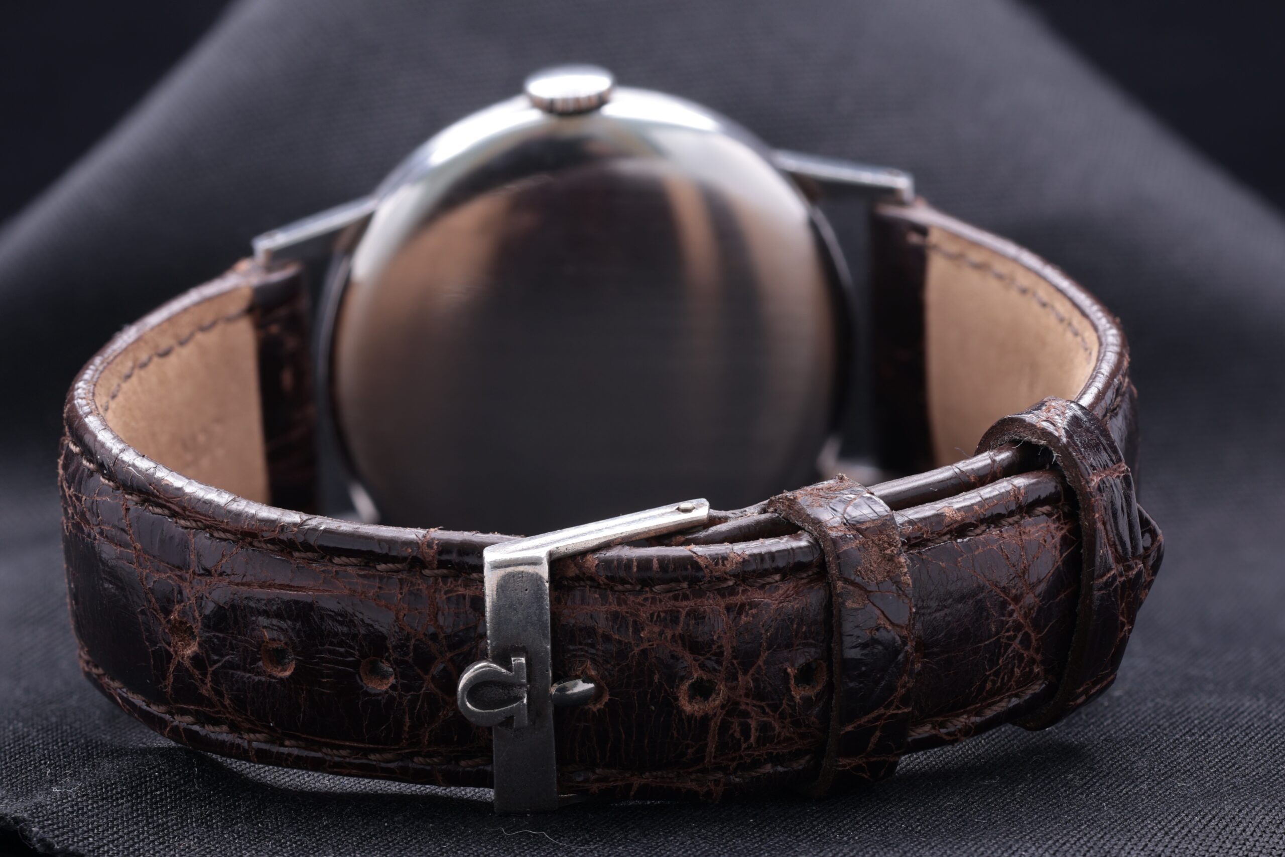 Omega 37mm Jumbo Stainless Steel Rare Uniformly Faded Tropical Salmon Dial Roman Numerals Signed Buckle c1944 - Image 5