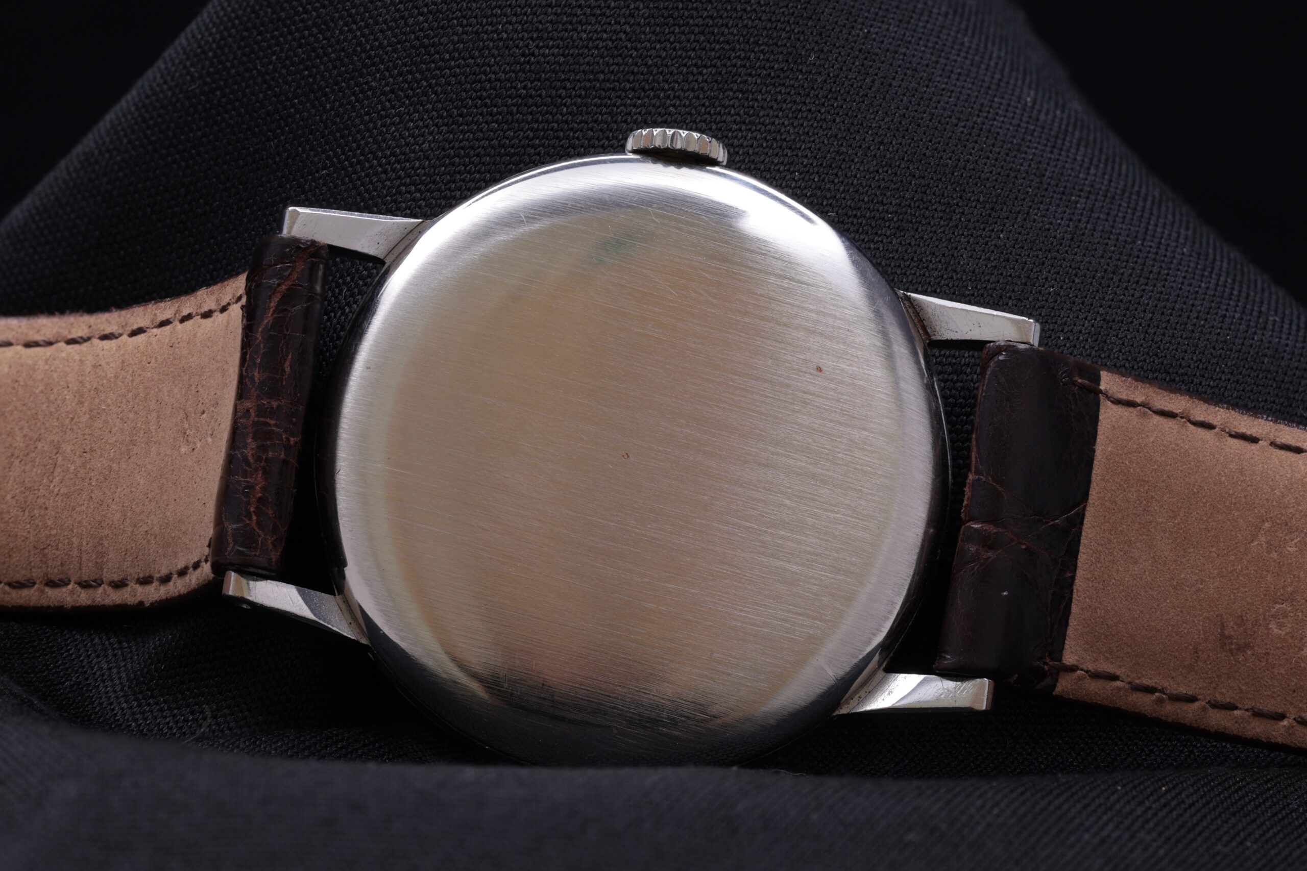 Omega 37mm Jumbo Stainless Steel Rare Uniformly Faded Tropical Salmon Dial Roman Numerals Signed Buckle c1944 - Image 4